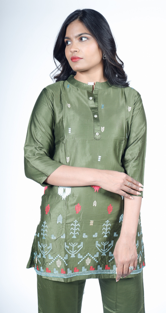 Silk-blend / art-silk fabric Kurta Set