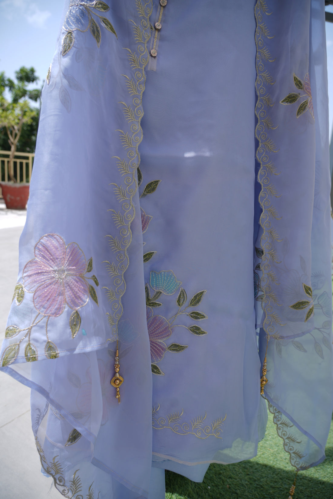 Aaranya Zari Bloom Embroidered Ethnic Kurta Set
