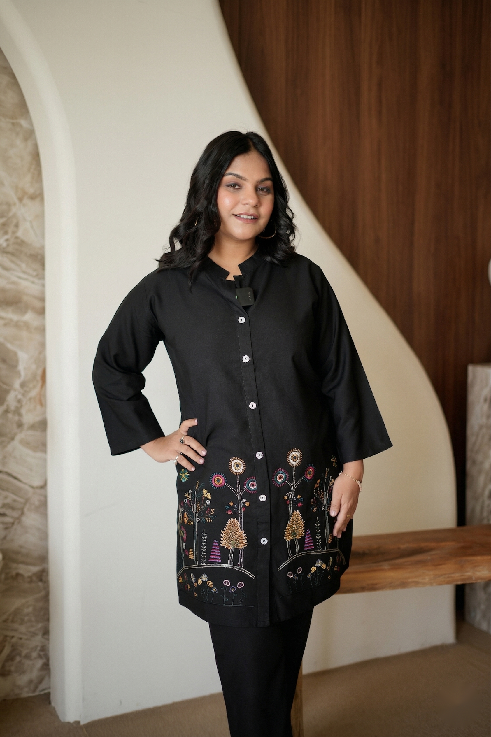 Black Embroidered Kurti & Pant Set – Elegant Ethnic Outfit for Women