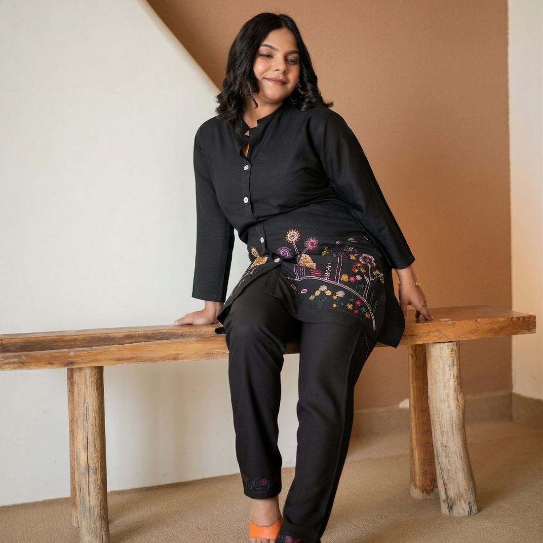 Black Embroidered Kurti & Pant Set – Elegant Ethnic Outfit for Women